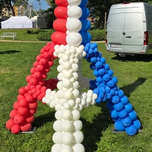 Balonowa wieża Eiffla.